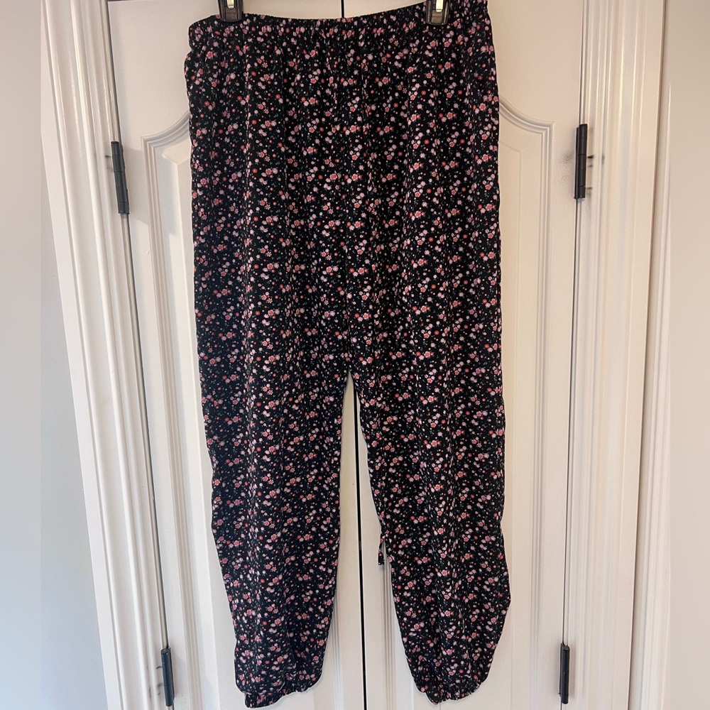 Women’s lightweight floral joggers